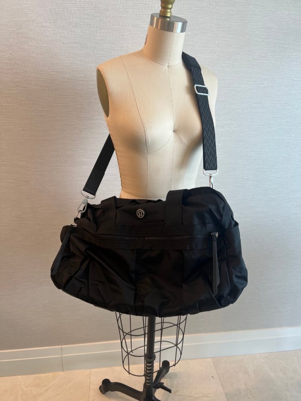 Lululemon Black Nylon Gym Duffel Bag Crossbody Strap Silver Hardware OS